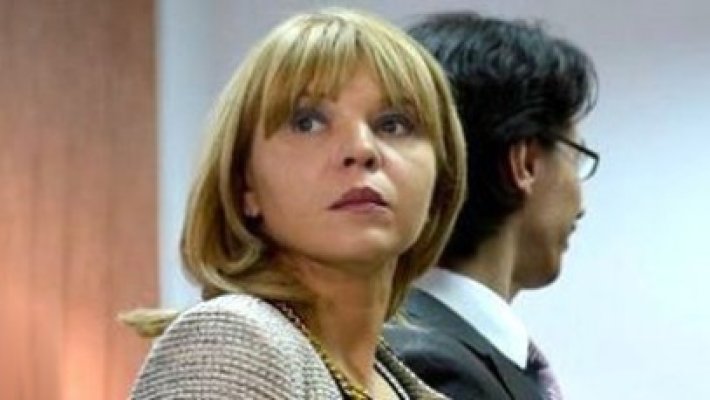 Ca să scape de revocare, Danileţ şi Ghica au intrat în concediu